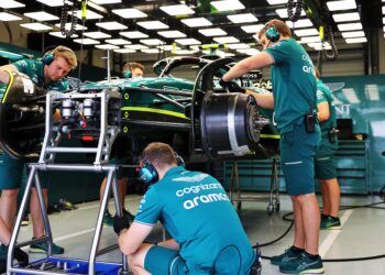 aston martin plant cruciale upgrade voor zomerstop
