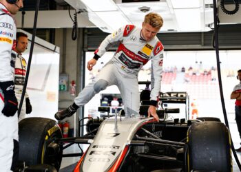 bizar grindincident dwingt hulkenberg tot opgave i