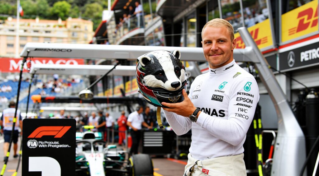 bottas en gasly onthullen opvallende helmen voor m