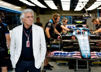 briatore opent deur voor horner bij alpine na vert