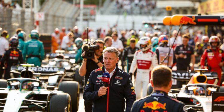 brundle botst met security in monaco en gaat viraa