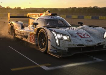 cadillac leidt le mans maar drama treft zusterauto