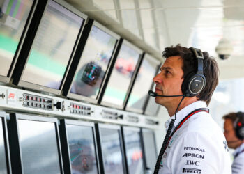 croft waarschuwt mercedes voorkom een nieuw hamilt