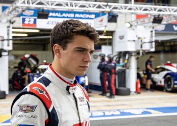 drama op le mans aitken verliest pole position na