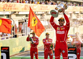 eerste ferrari zege hamilton ontketent volksfeest