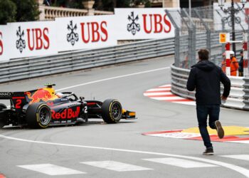 enorme schok in monaco man rent circuit op tijdens