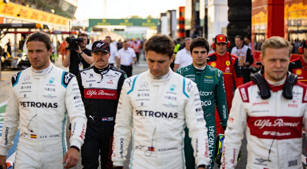 f1 grid op scherp 15 van de 22 coureurs zonder con