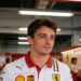 ferrari verlengt met leclerc hamilton worstelt in
