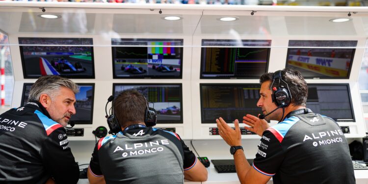 fia draait straf gasly terug red bull en mclaren i