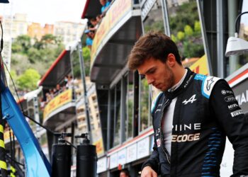 gasly viert verloren podium pijnlijke beelden mona
