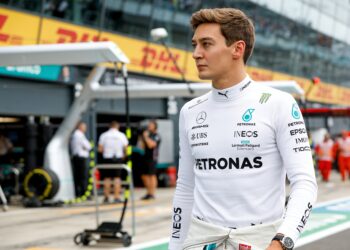 george russell geeft titelstrijd 2026 op druk is e
