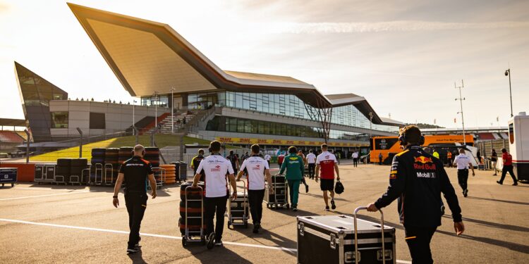 gp barcelona catalunya debuteert met clash met 24
