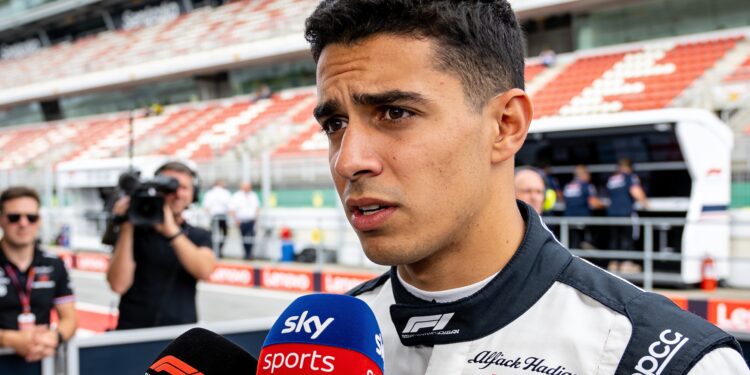 Hadjar hekelt startprocedure Red Bull: 'Het werkt gewoon niet' 1 hadjar hekelt startprocedure red bull het werkt ge