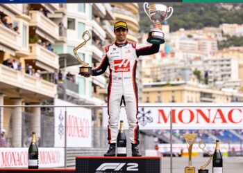 hadjar pakt eerste red bull podium na moeizaam mon