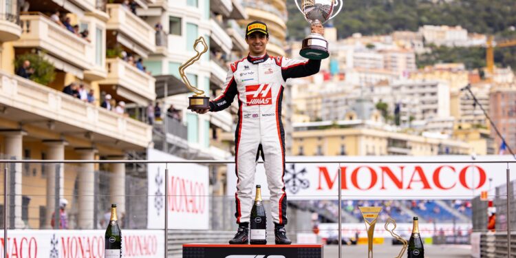 hadjar pakt eerste red bull podium na moeizaam mon