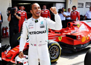 hamilton doorbreekt mercedes dominantie met ferrar