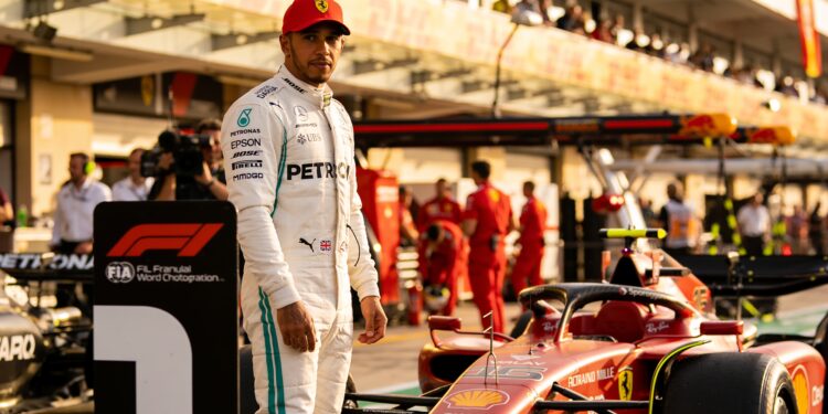 hamilton favoriet voor eerste ferrari zege vanaf e