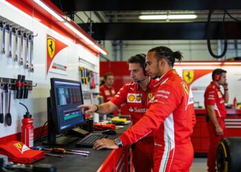hamilton looft ferraris moed na moeilijk debuutjaa
