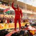 hamilton meldt zich voor titel na dominante zege i
