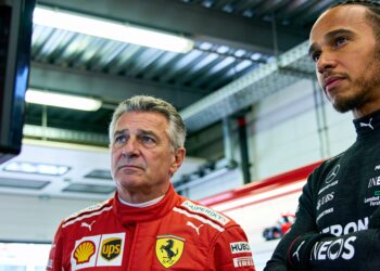 hamilton onthult smeekbede aan ferrari voor ommeke