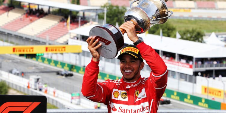 Hamilton pakt dominante zege in Spanje, titelstrijd weer open 1 hamilton pakt dominante zege in spanje titelstrijd