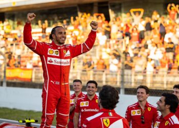 hamilton pakt eerste emotionele zege voor ferrari