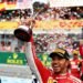hamilton pakt eerste ferrari zege na weekend vol c