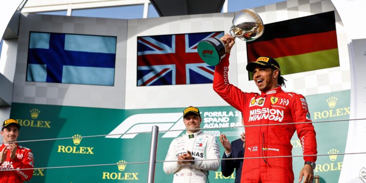 Hamilton pakt emotionele eerste zege voor Ferrari in Spanje 1 hamilton pakt emotionele eerste zege voor ferrari