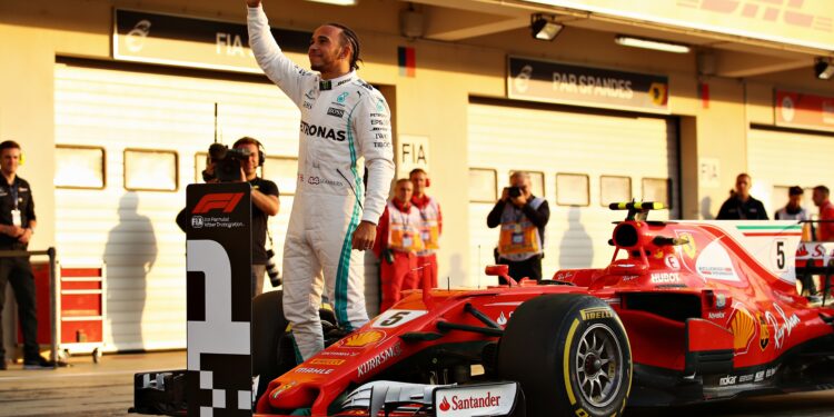 Hamilton pakt historische zege voor Ferrari in Spanje 1 hamilton pakt historische zege voor ferrari in spa