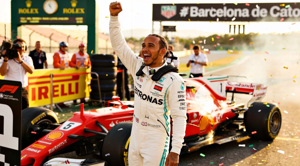 hamilton slaat terug met historische eerste ferrar