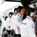 hamilton verslaat russell in strategisch duel in b