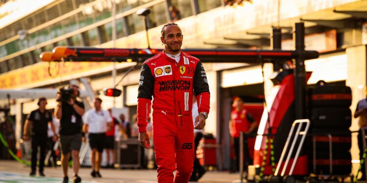 Hamilton werpt zich op als titelconcurrent met P2 in klassement 1 hamilton werpt zich op als titelconcurrent met p2