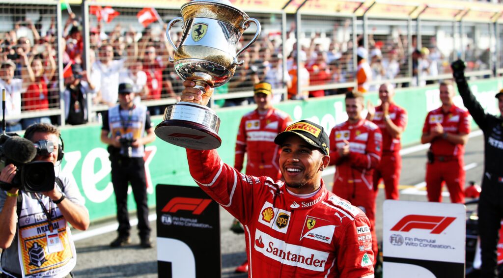 hamilton wil rode cockpit na zijn eerste zege voor