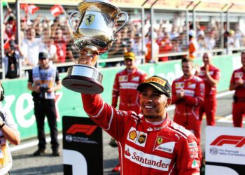hamilton wil rode cockpit na zijn eerste zege voor