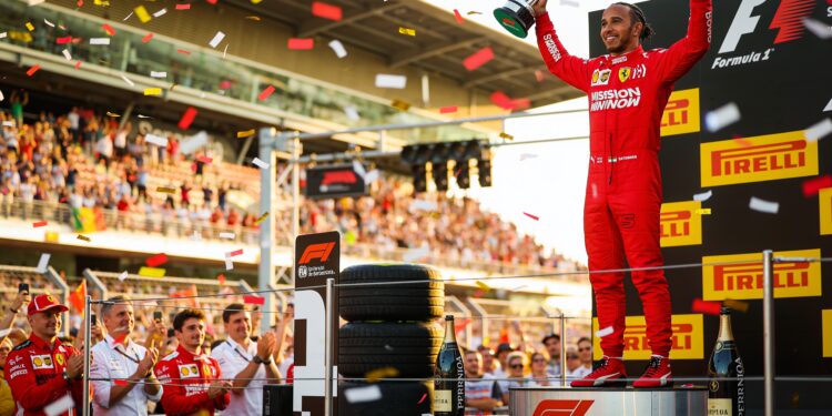 Hamilton's eerste Ferrari-zege: 'Kolossale wraak' volgens Italië 1 hamiltons eerste ferrari zege kolossale wraak volg