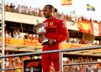 historische zege hamilton oudste winnaar sinds 197