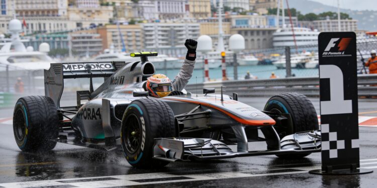 hoe een lekke band hamilton naar iconische monaco