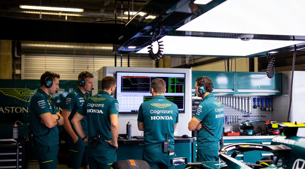 honda onderzoekt aston martin ondanks eerste wk pu
