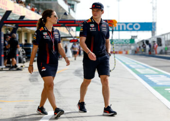 kelly piquet deelt fotos van eerste verjaardag doc