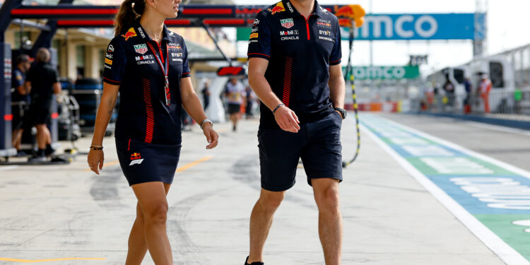 kelly piquet deelt fotos van eerste verjaardag doc