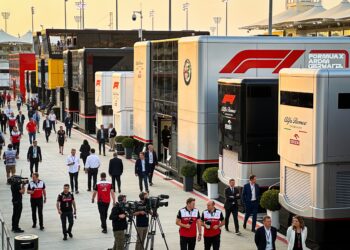 kritiek op f1 sport is theater geworden voor rende