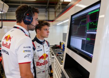 lawson wijst op cruciaal werkpunt voor racing bull
