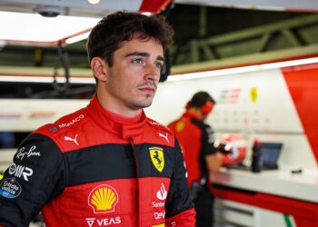 leclerc ontloopt gridstraf in monaco na misverstan