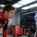 leclerc pareert kritiek hamilton op ferrari simula
