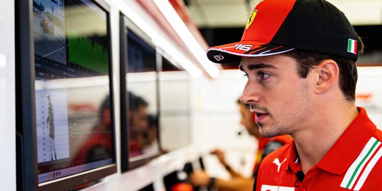 leclerc wijst hamiltons nieuwe simulator aanpak af