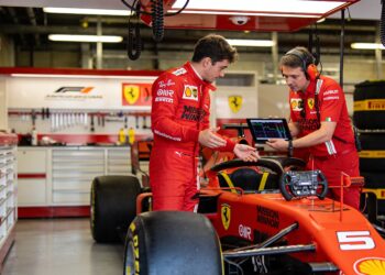 leclerc worstelt met remproblemen ferrari in eigen