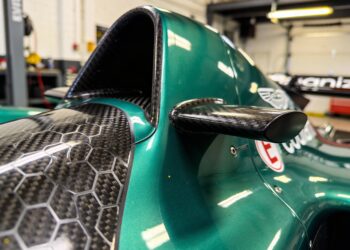 legos nieuwe aston martin f1 model mist de juiste
