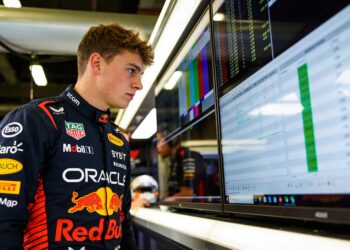 liam lawson eist foutloos weekend van racing bulls