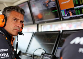mclaren en red bull vechten podiumplaats gasly for