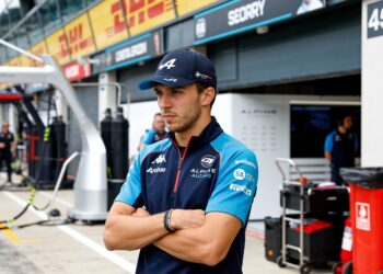 mclaren en red bull vechten podiumplaats gasly in